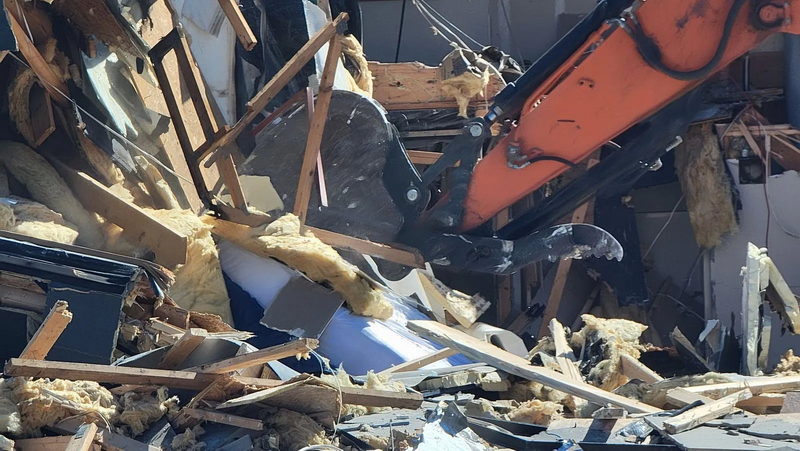 Days Inn & Suites by Wyndham - From Wwmt (newer photo)